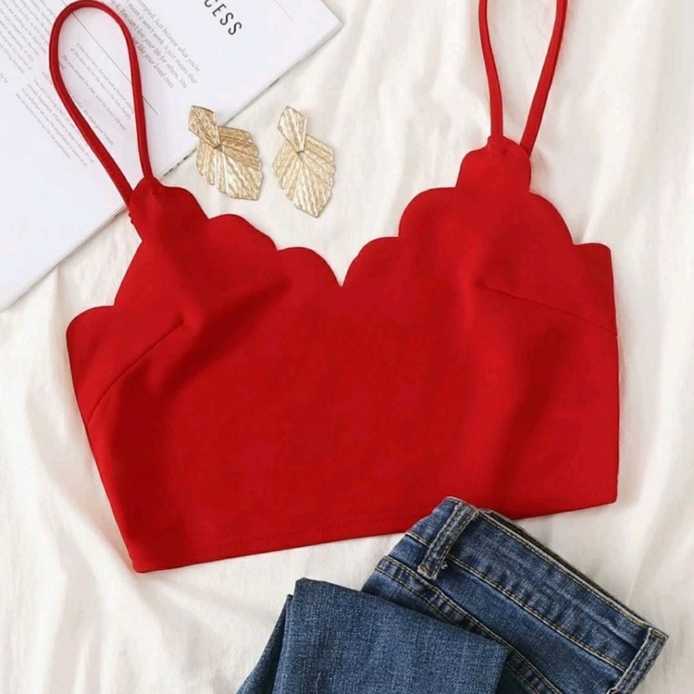 Scallop trim crop tank top